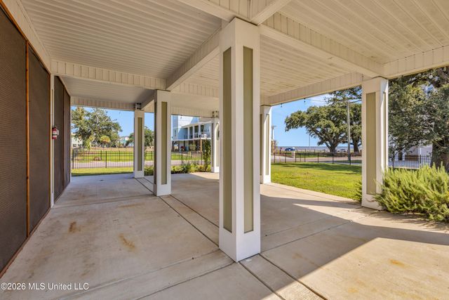 119 Jefferson Davis Avenue, Biloxi, MS 39530