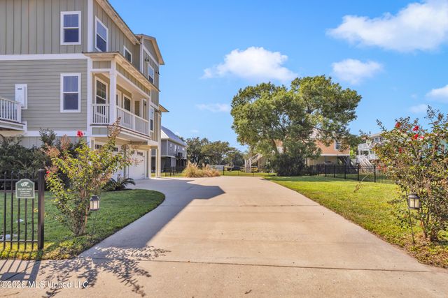 119 Jefferson Davis Avenue, Biloxi, MS 39530