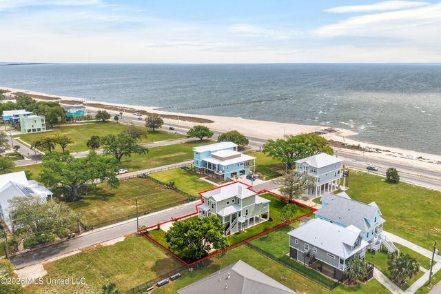 119 Jefferson Davis Avenue, Biloxi, MS 39530