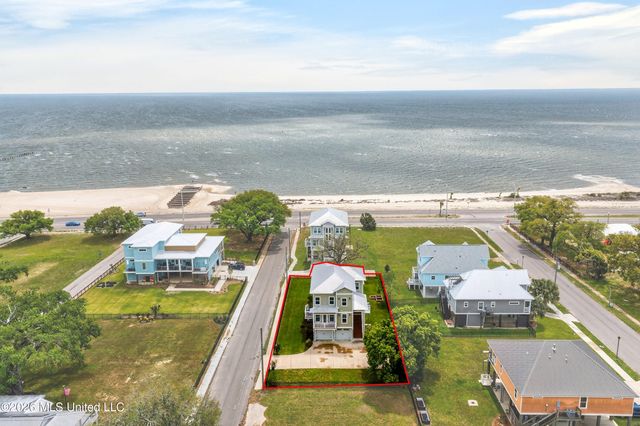 119 Jefferson Davis Avenue, Biloxi, MS 39530
