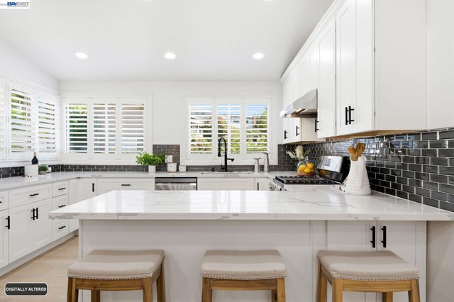 5034 Rahlves Dr, Castro Valley, CA 94546