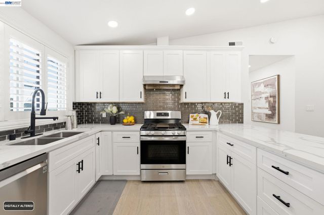 5034 Rahlves Dr, Castro Valley, CA 94546