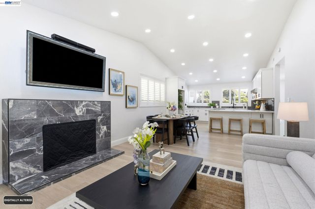 5034 Rahlves Dr, Castro Valley, CA 94546