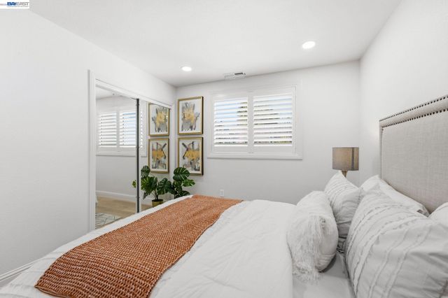 5034 Rahlves Dr, Castro Valley, CA 94546