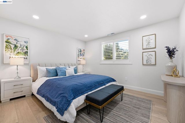 5034 Rahlves Dr, Castro Valley, CA 94546