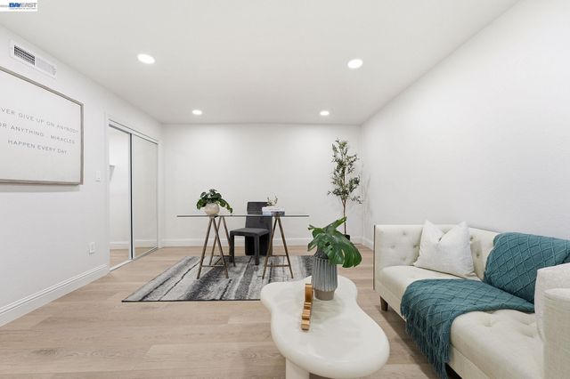 5034 Rahlves Dr, Castro Valley, CA 94546