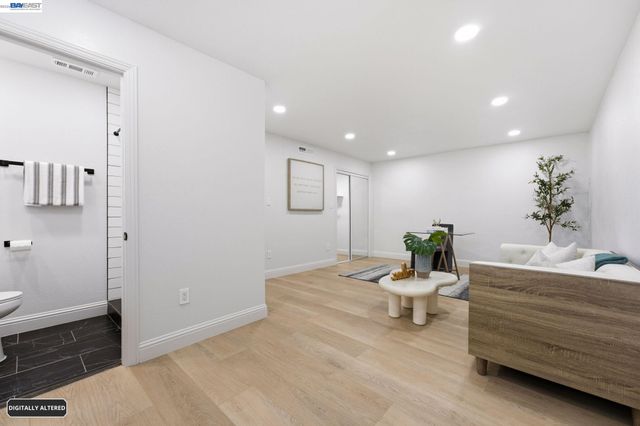 5034 Rahlves Dr, Castro Valley, CA 94546