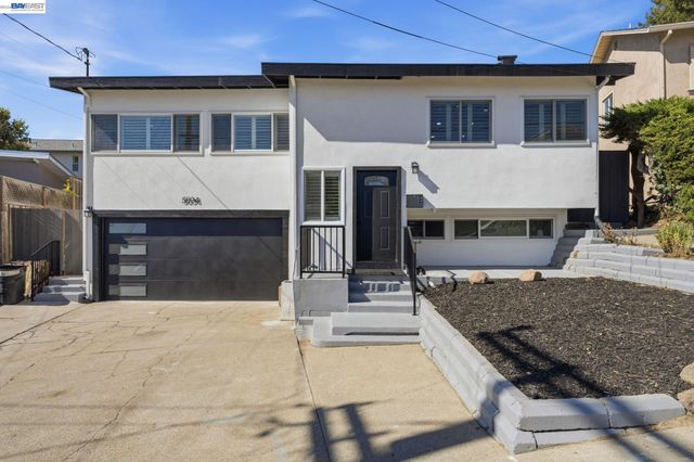 5034 Rahlves Dr, Castro Valley, CA 94546