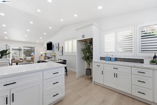 5034 Rahlves Dr, Castro Valley, CA 94546