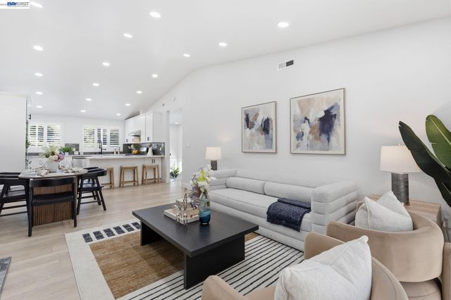 5034 Rahlves Dr, Castro Valley, CA 94546