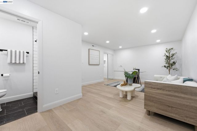 5034 Rahlves Dr, Castro Valley, CA 94546