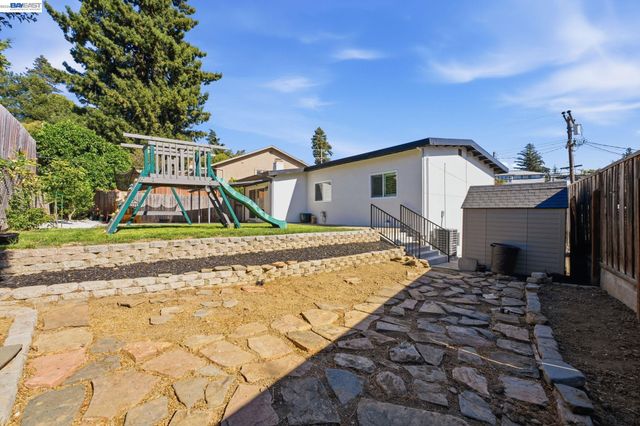 5034 Rahlves Dr, Castro Valley, CA 94546