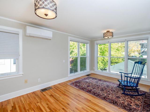 458 Otis Avenue, Saint Paul, MN 55104