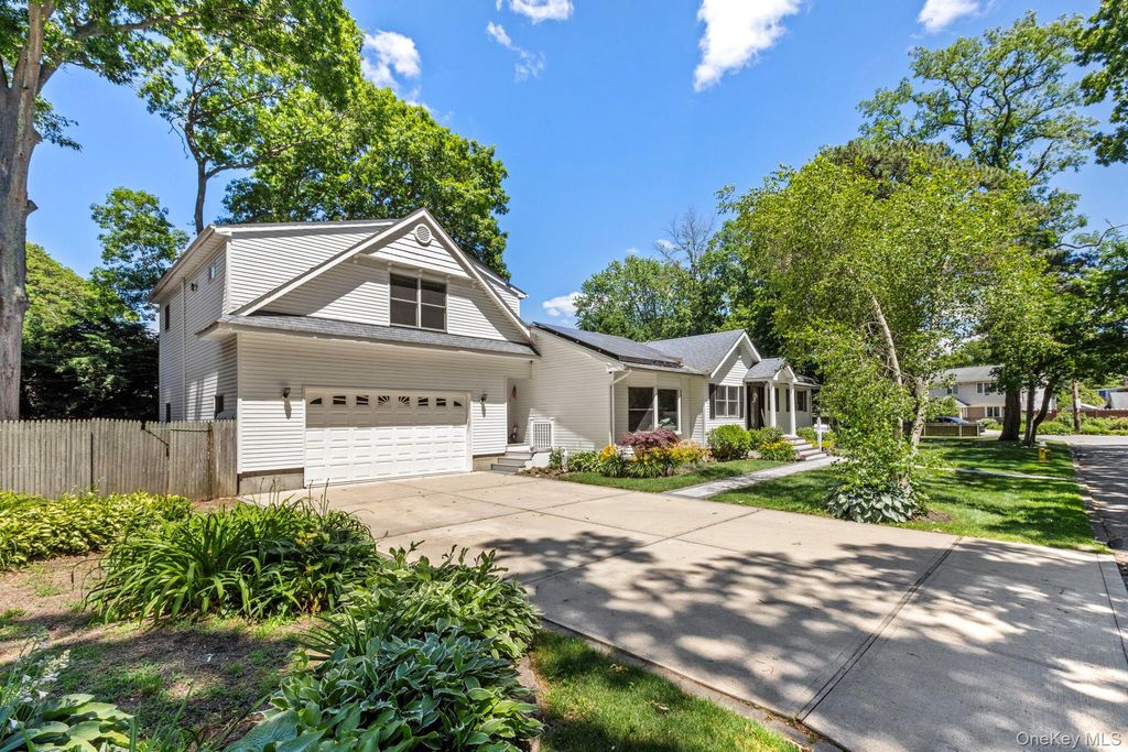1107 Jefferson Avenue, West Islip, NY 11795 — photo 2