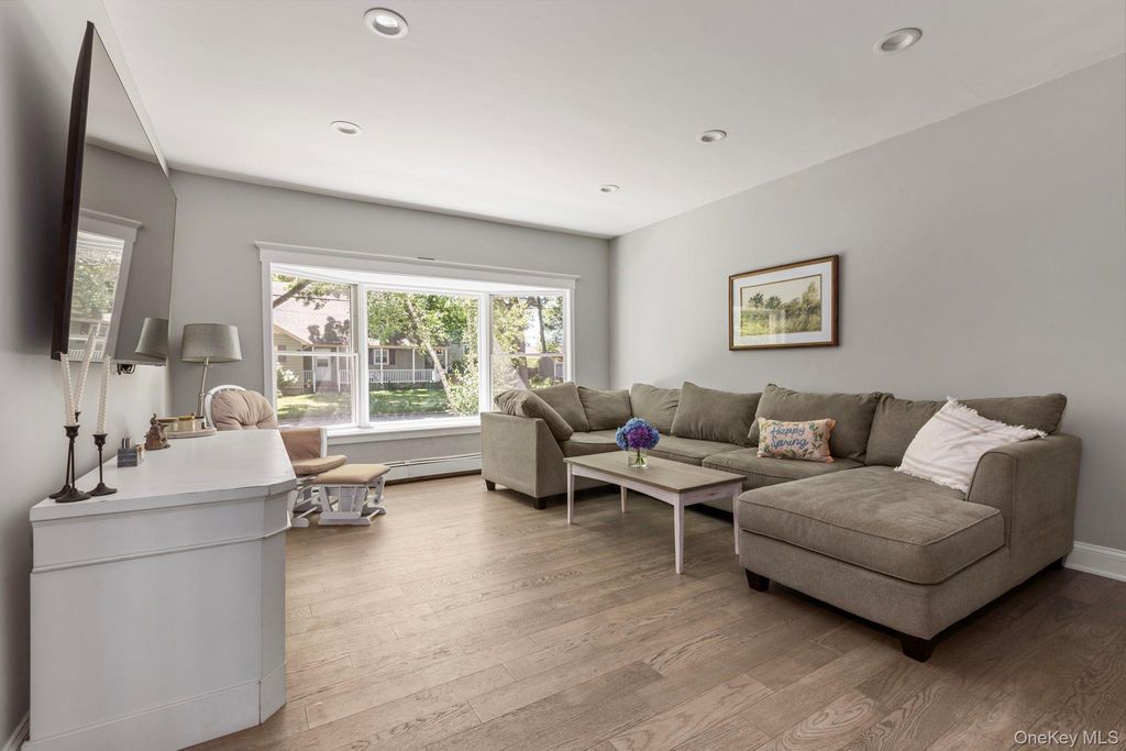 1107 Jefferson Avenue, West Islip, NY 11795 — photo 5