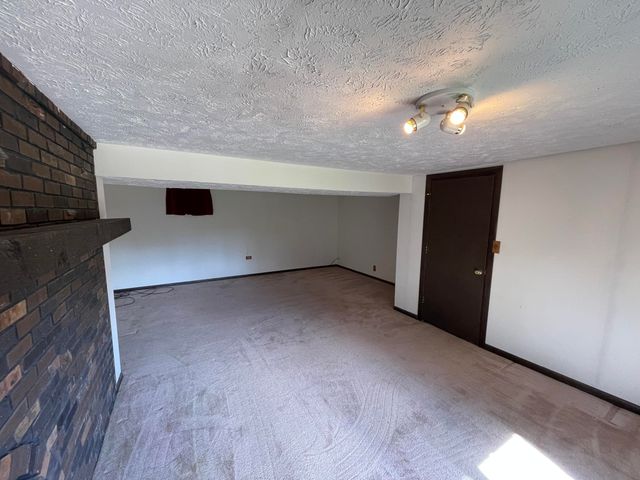 205 REDBUD Lane, Council Bluffs, IA 51503