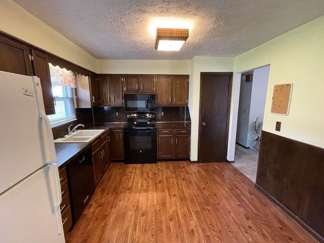 205 REDBUD Lane, Council Bluffs, IA 51503