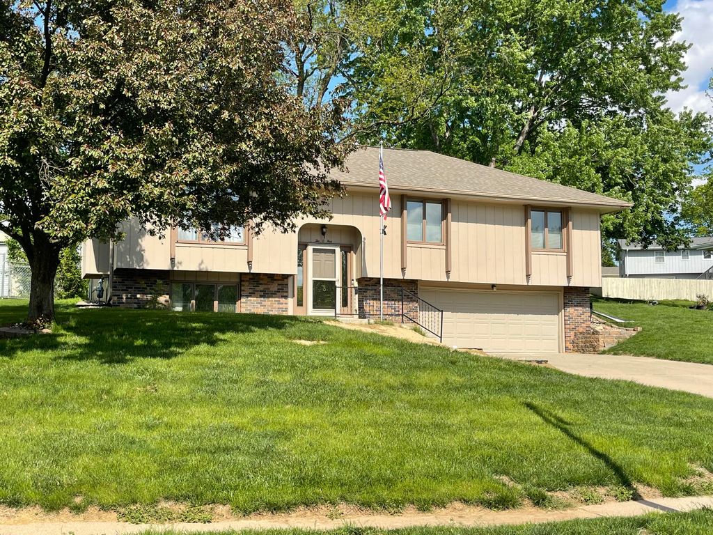 205 REDBUD Lane, Council Bluffs, IA 51503