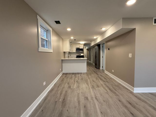 7627 W 64 Street Basement, Summit, IL 60501