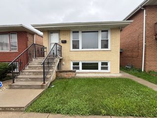 7627 W 64 Street Basement, Summit, IL 60501