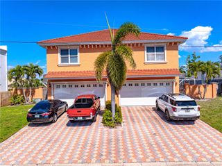 2119 & 2125 MONTCLAIR DRIVE 1 & 2, Sarasota, FL 34231
