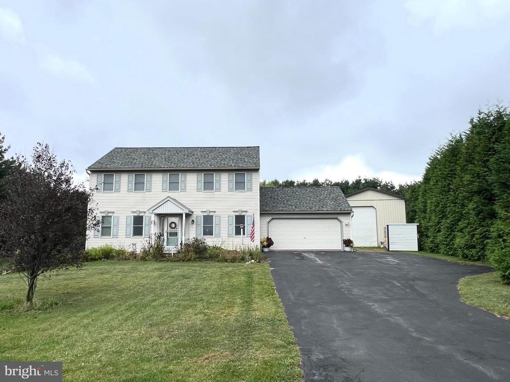 5867 KINGSFIELD DR, Narvon, PA 17555