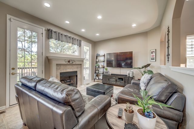 116 River Mist Drive, Oswego, IL 60543