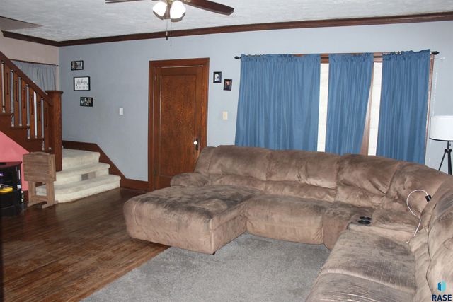 801 W 7th Ave Avenue, Mitchell, SD 57301