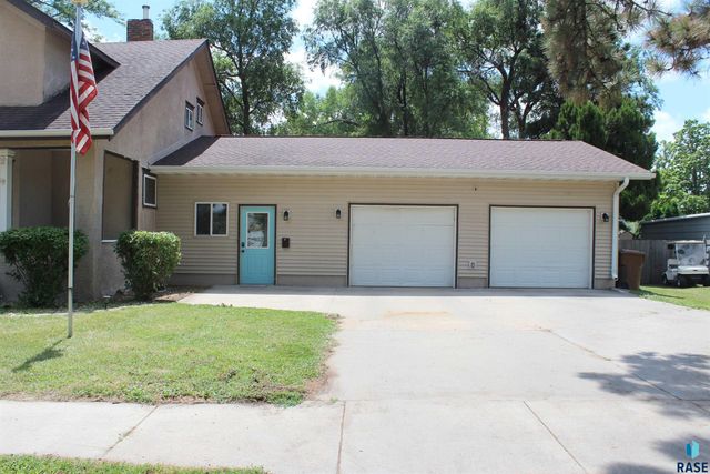 801 W 7th Ave Avenue, Mitchell, SD 57301