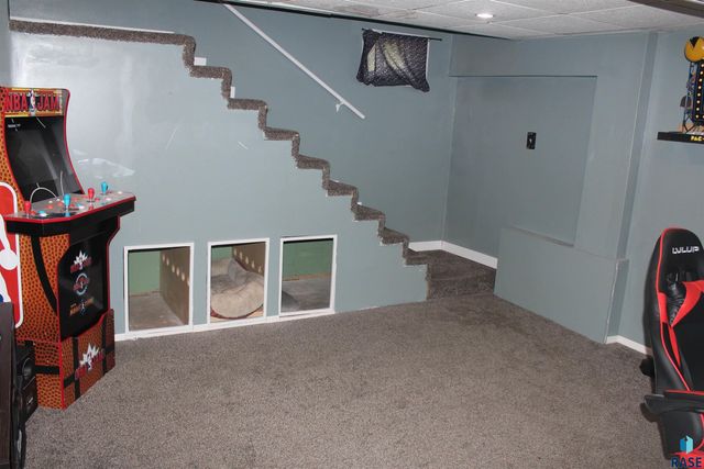 801 W 7th Ave Avenue, Mitchell, SD 57301