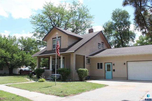 801 W 7th Ave Avenue, Mitchell, SD 57301