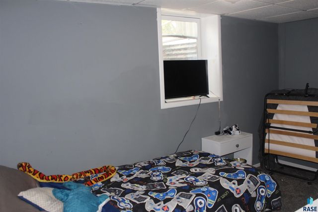 801 W 7th Ave Avenue, Mitchell, SD 57301