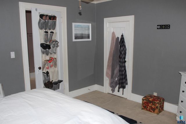 801 W 7th Ave Avenue, Mitchell, SD 57301