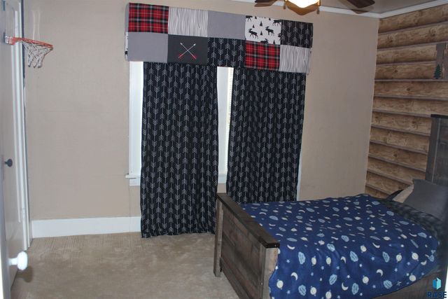 801 W 7th Ave Avenue, Mitchell, SD 57301