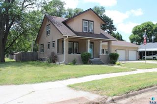 801 W 7th Ave Avenue, Mitchell, SD 57301