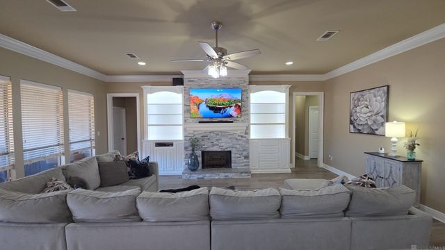 11485 Meadowview Dr, Denham Springs, LA 70726