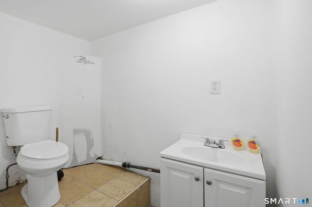 590 North Walnut Street, Waterbury, CT 06704
