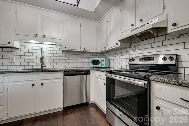 9235 N Vicksburg Park Court, Charlotte, NC 28210