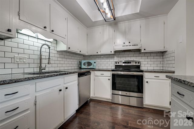 9235 N Vicksburg Park Court, Charlotte, NC 28210