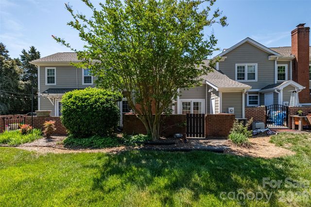 9235 N Vicksburg Park Court, Charlotte, NC 28210