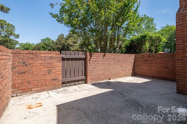 9235 N Vicksburg Park Court, Charlotte, NC 28210