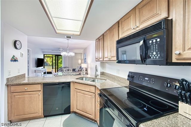 600 Neapolitan WAY 153, Naples, FL 34103