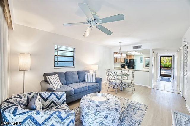600 Neapolitan WAY 153, Naples, FL 34103
