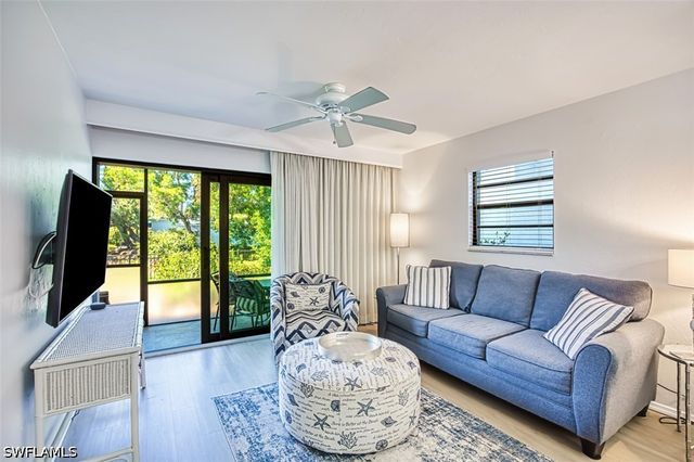 600 Neapolitan WAY 153, Naples, FL 34103