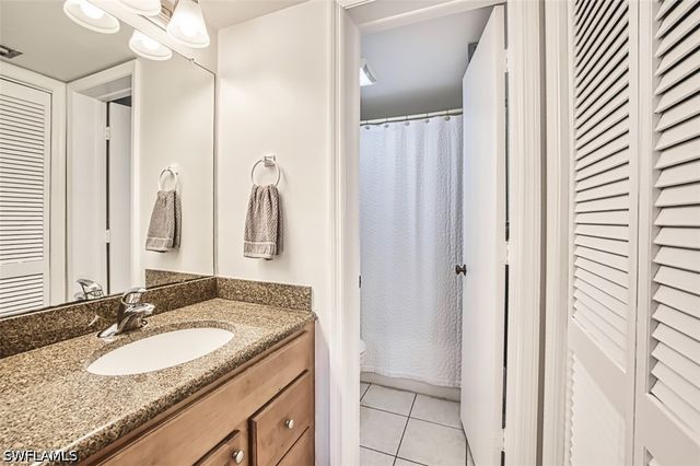 600 Neapolitan WAY 153, Naples, FL 34103