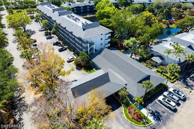 600 Neapolitan WAY 153, Naples, FL 34103