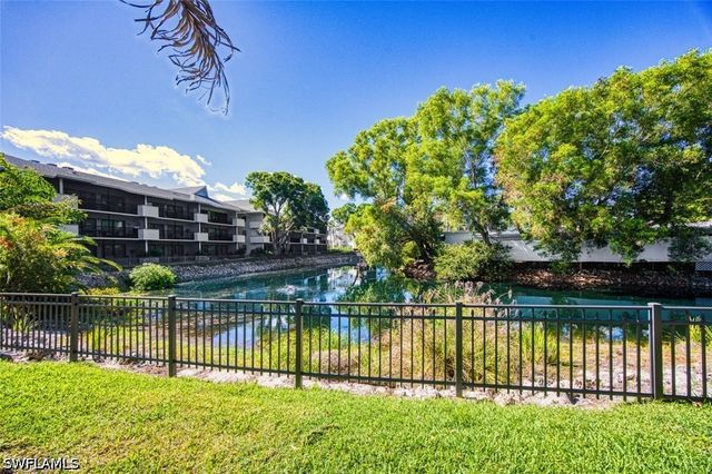 600 Neapolitan WAY 153, Naples, FL 34103