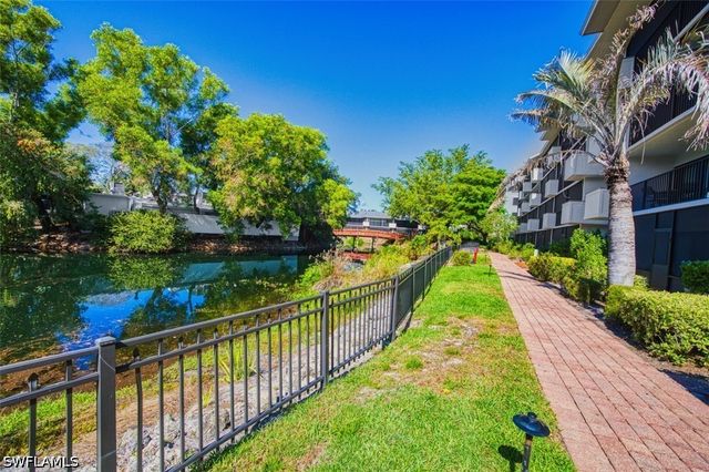 600 Neapolitan WAY 153, Naples, FL 34103