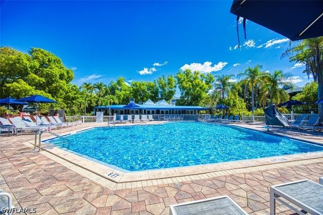 600 Neapolitan WAY 153, Naples, FL 34103