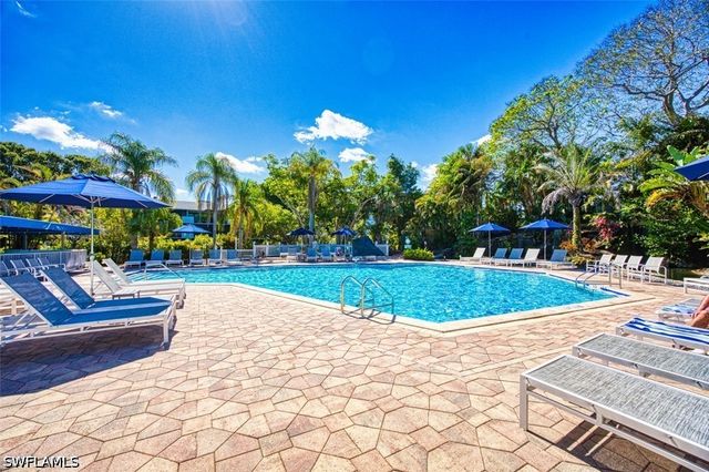 600 Neapolitan WAY 153, Naples, FL 34103